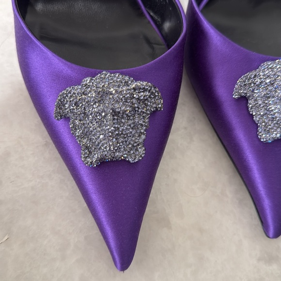 Versace Womens Crystal Medusa Satin Slingbacks Pumps Lilac US 10 EU 41NWD - Picture 2 of 9
